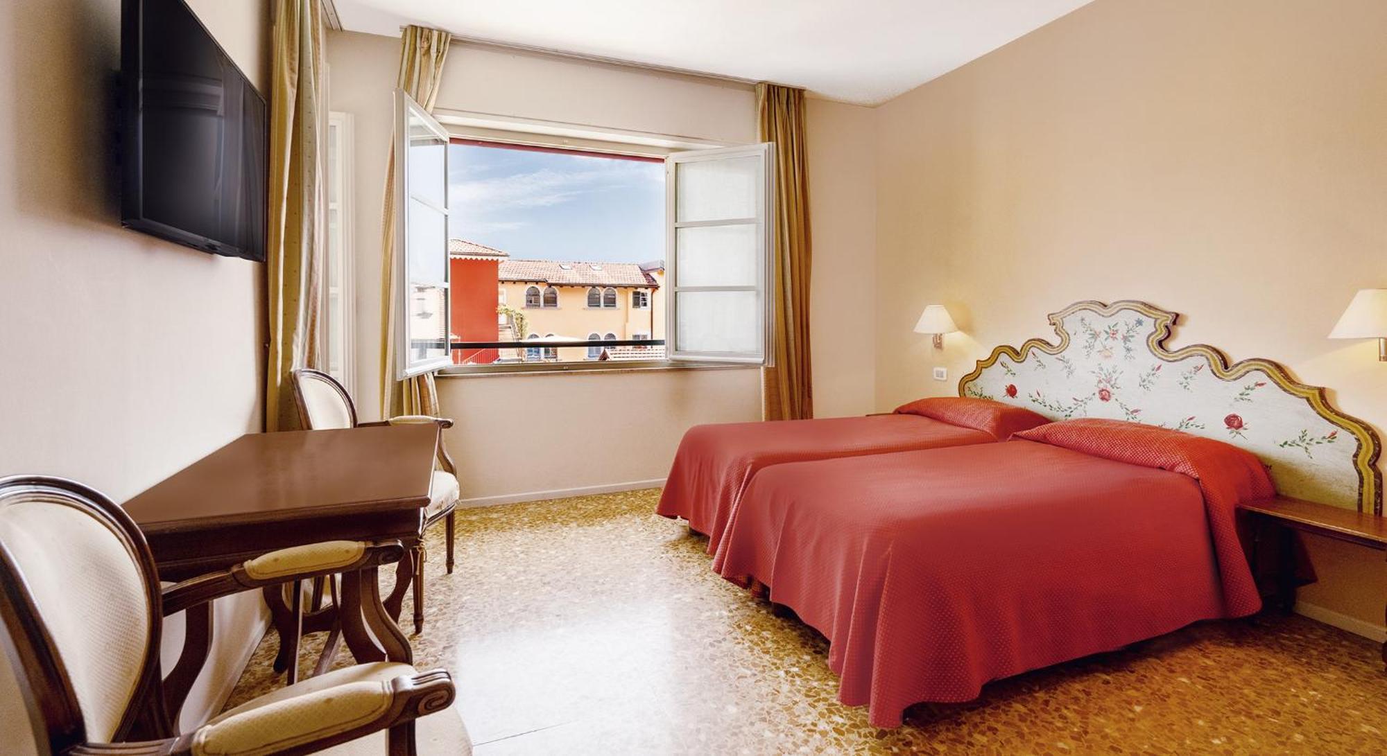 Aparthotel Residenza Dei Fiori Cannero Riviera Exterior foto