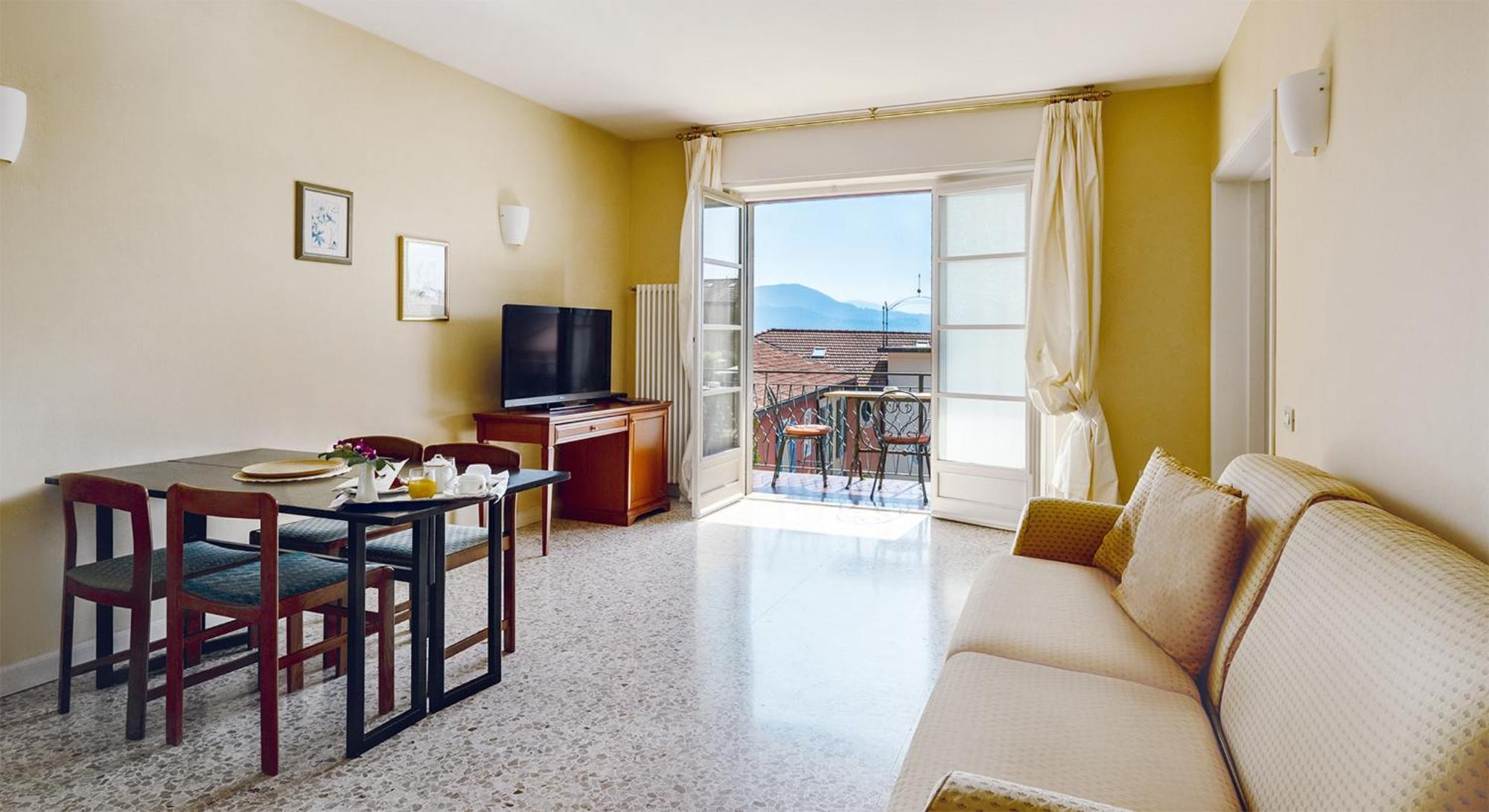 Aparthotel Residenza Dei Fiori Cannero Riviera Exterior foto