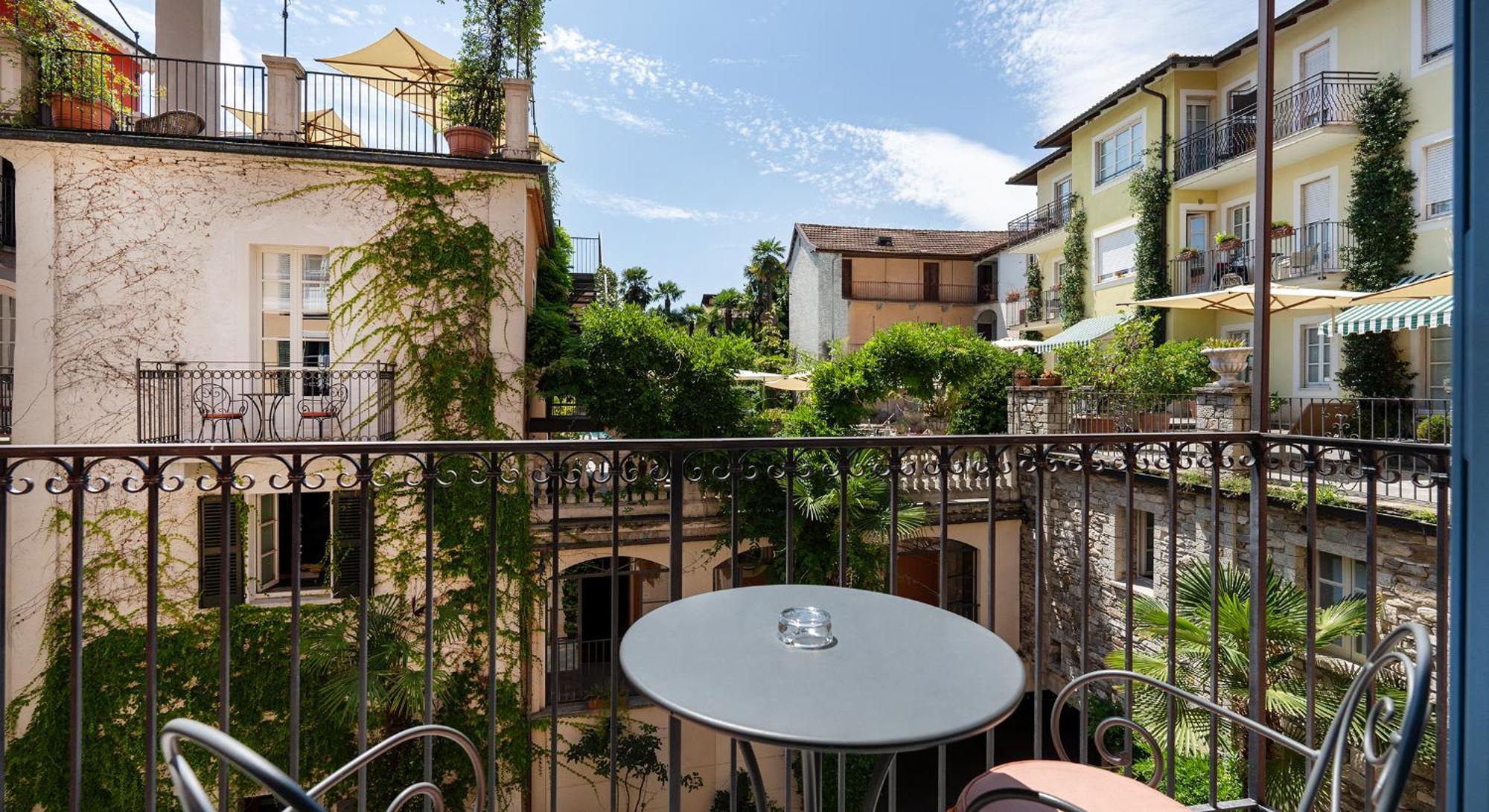 Aparthotel Residenza Dei Fiori Cannero Riviera Exterior foto